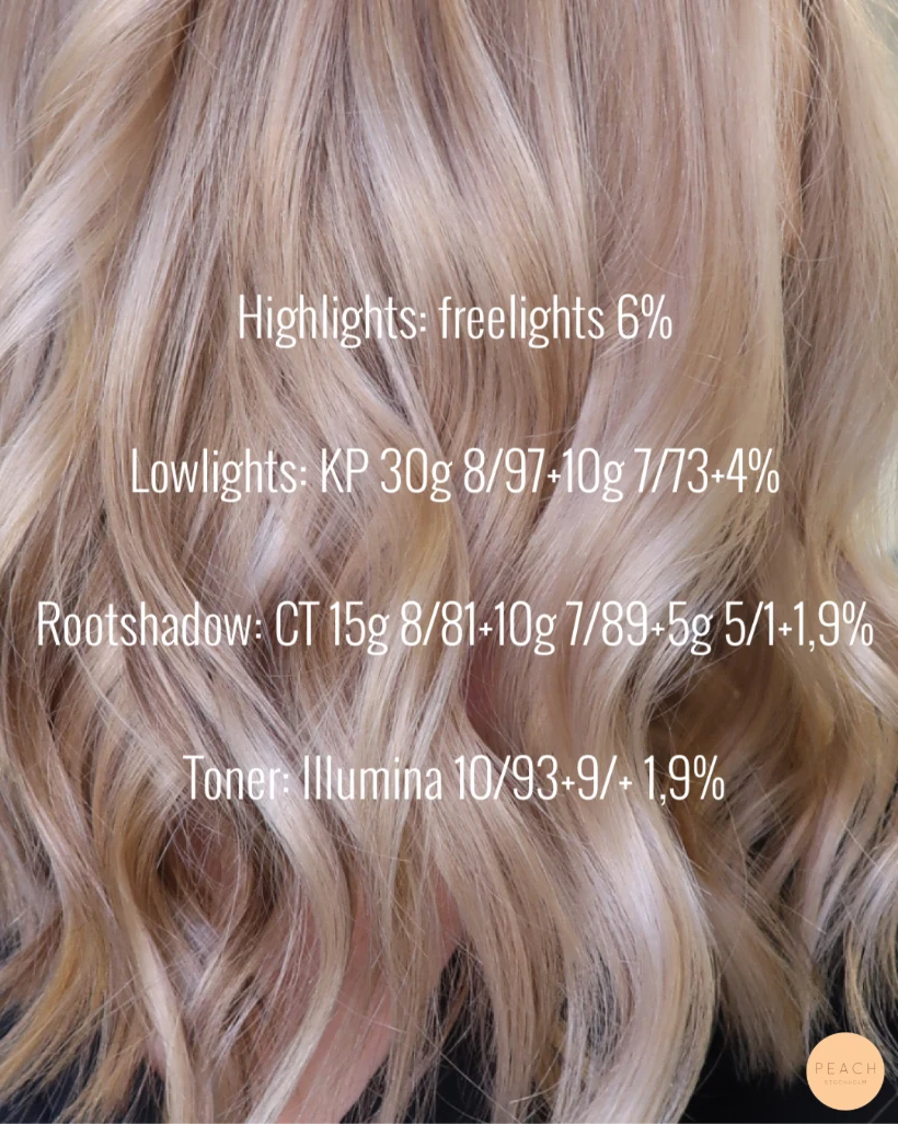 Beige blond hårfärg med ljusa slingor och lowlights och mjuk root shadow