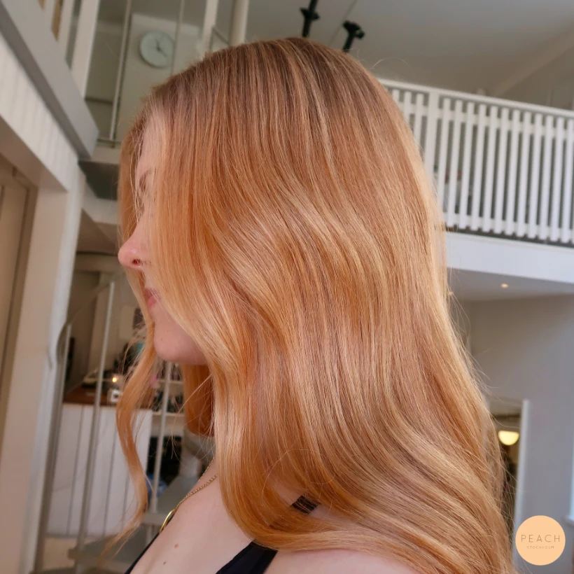 Peach blonde med mjuk utväxt