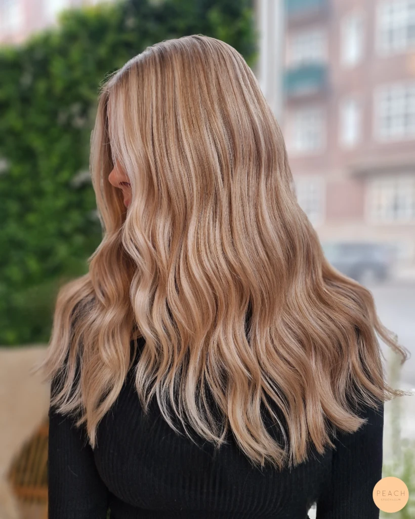 Beige blonde hair med extra glans