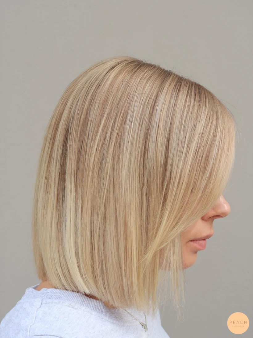Blond lob ljusa slingor