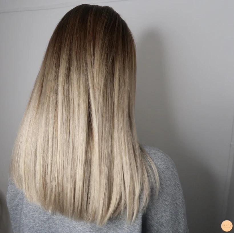 Uppljusning kall blond hårfärg