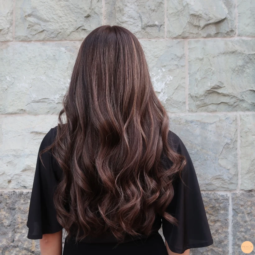 Varm brun med balayage slingor