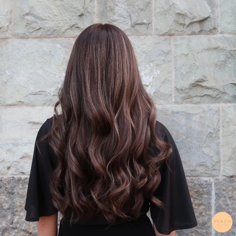 Varm brun med balayage slingor