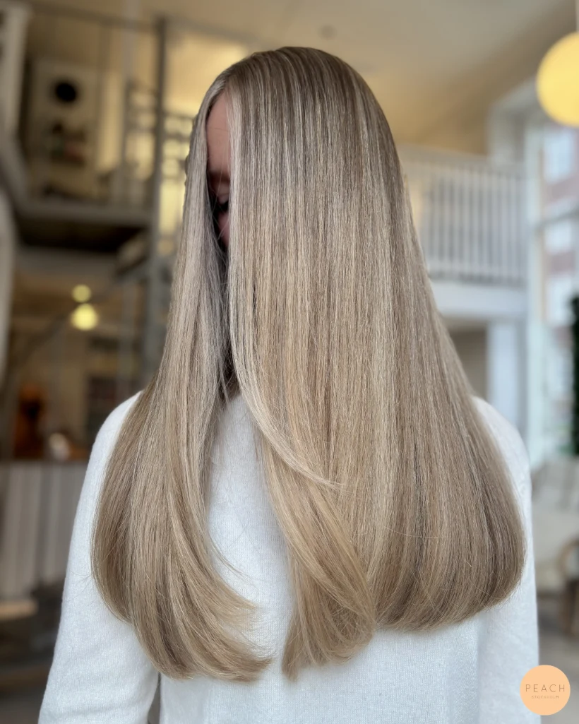 Soft krämig blond hårfärg