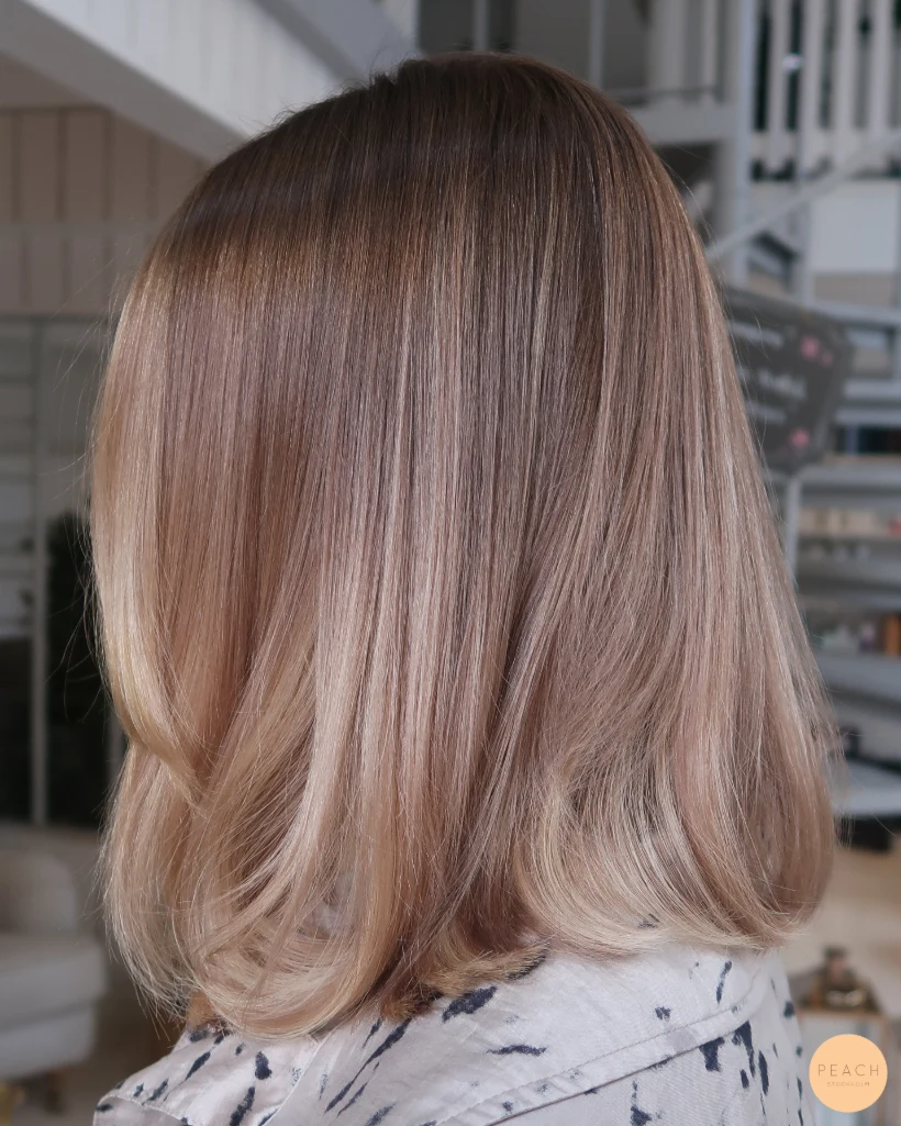 Varm ljusbrun hårfärg med Hairtalk förtjockning