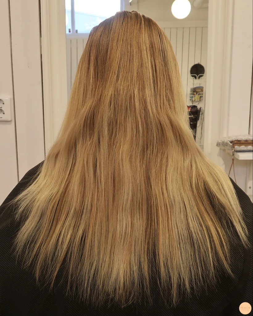 Lyxigt blond hårfärg hairtalk stockholm
