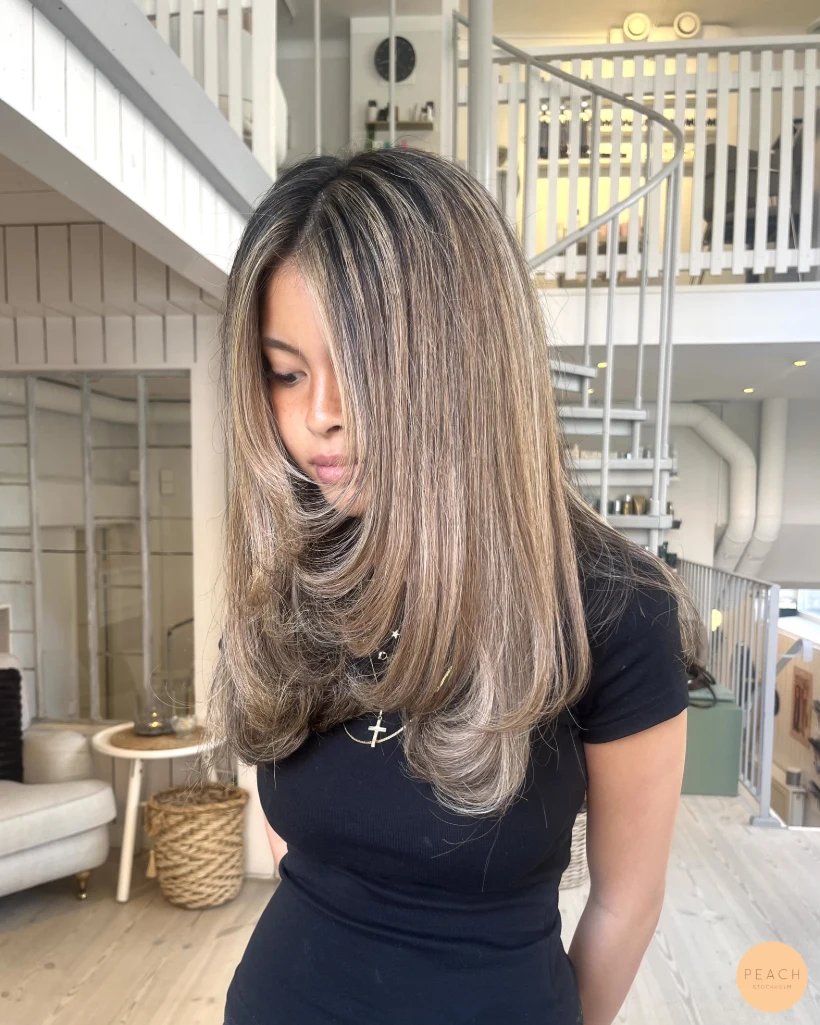 Soft bronde balayage med mjuk root shadow