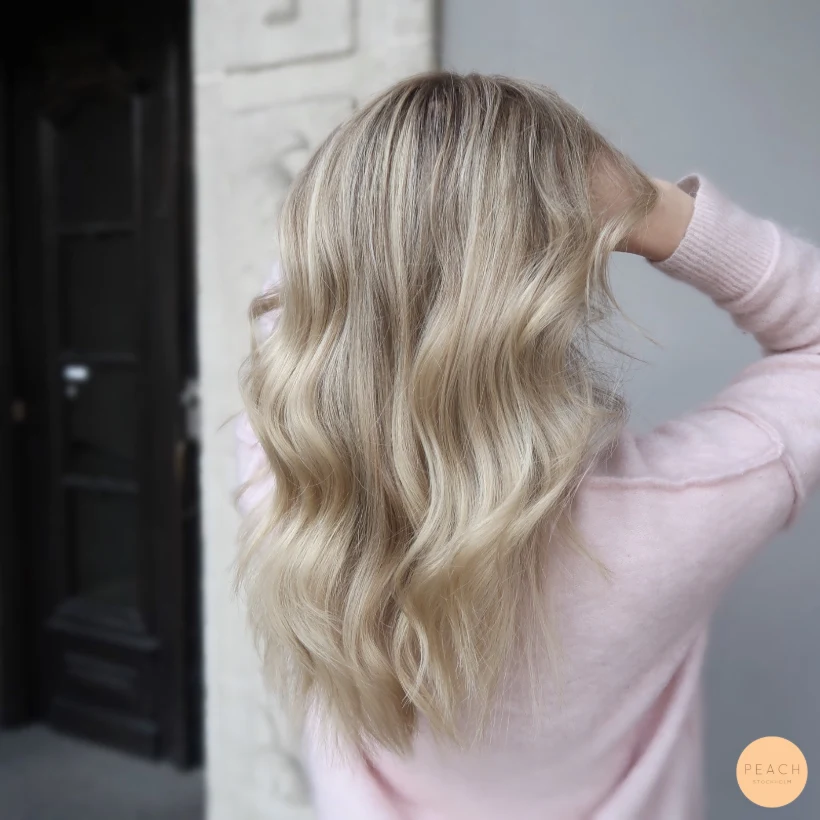 Blond Balayage med ljusa slingor