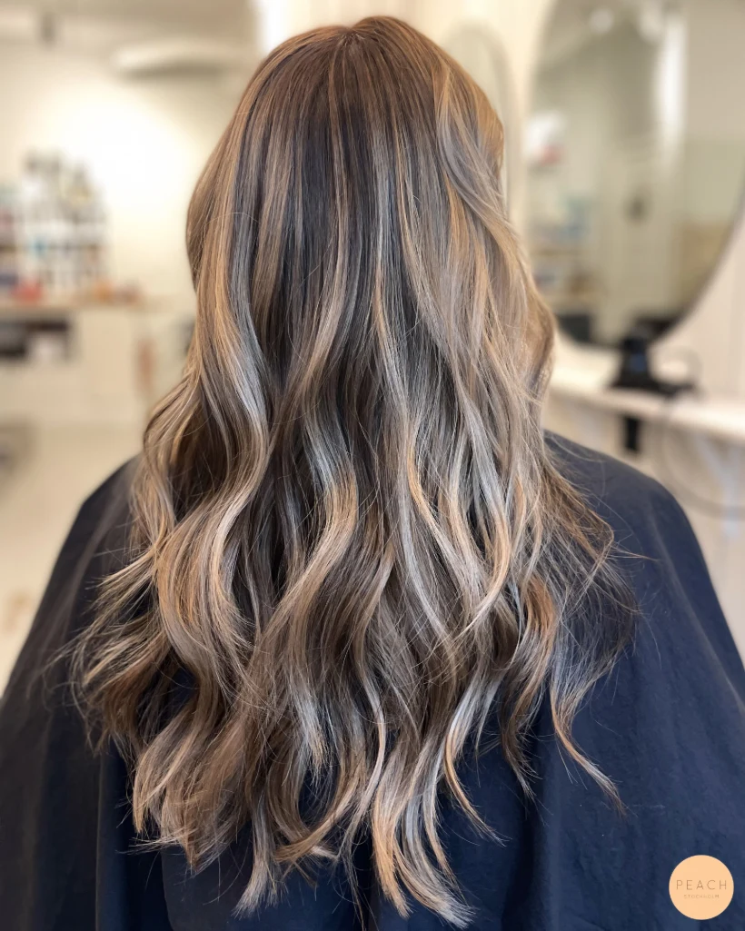 Bronde balayage med mjuka lowlights