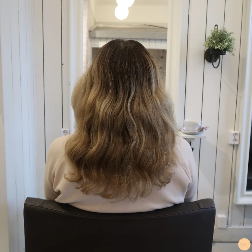 Bronde hårfärg med ljusa slingor
