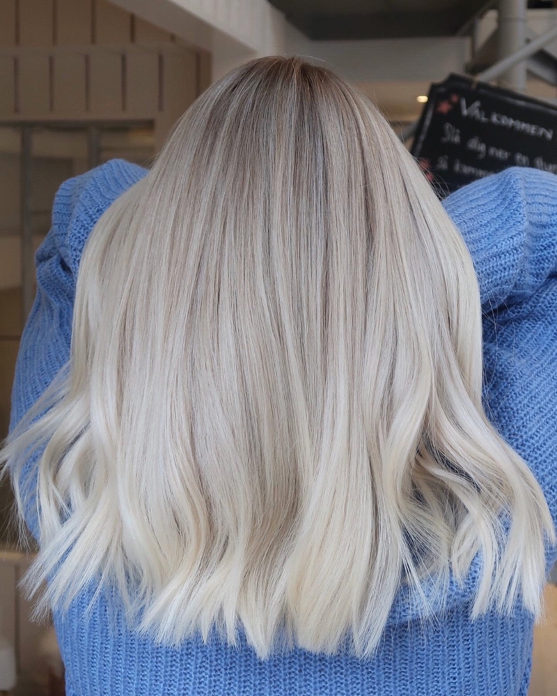 Blonde balayage short hair