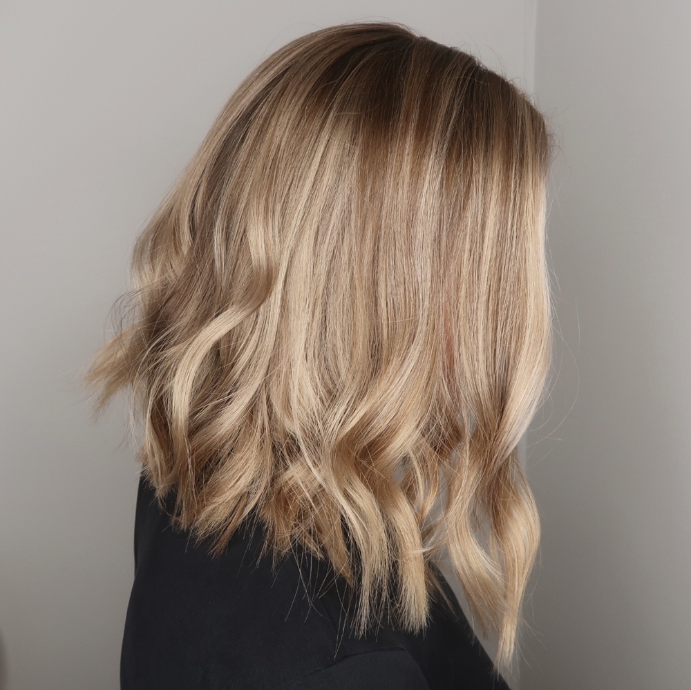 Blond lob
