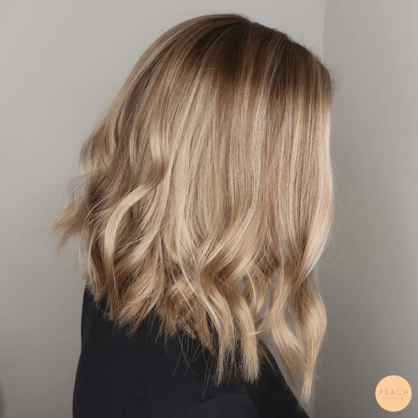 Blond lob med kortare klippning
