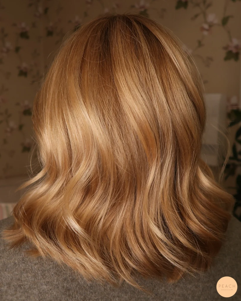 Kopparblond med mjuk root shadow