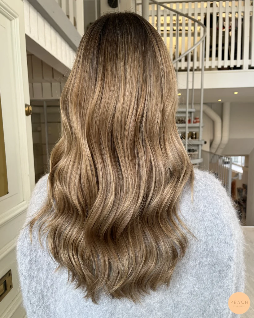 Bronde balayage med sval nyansering