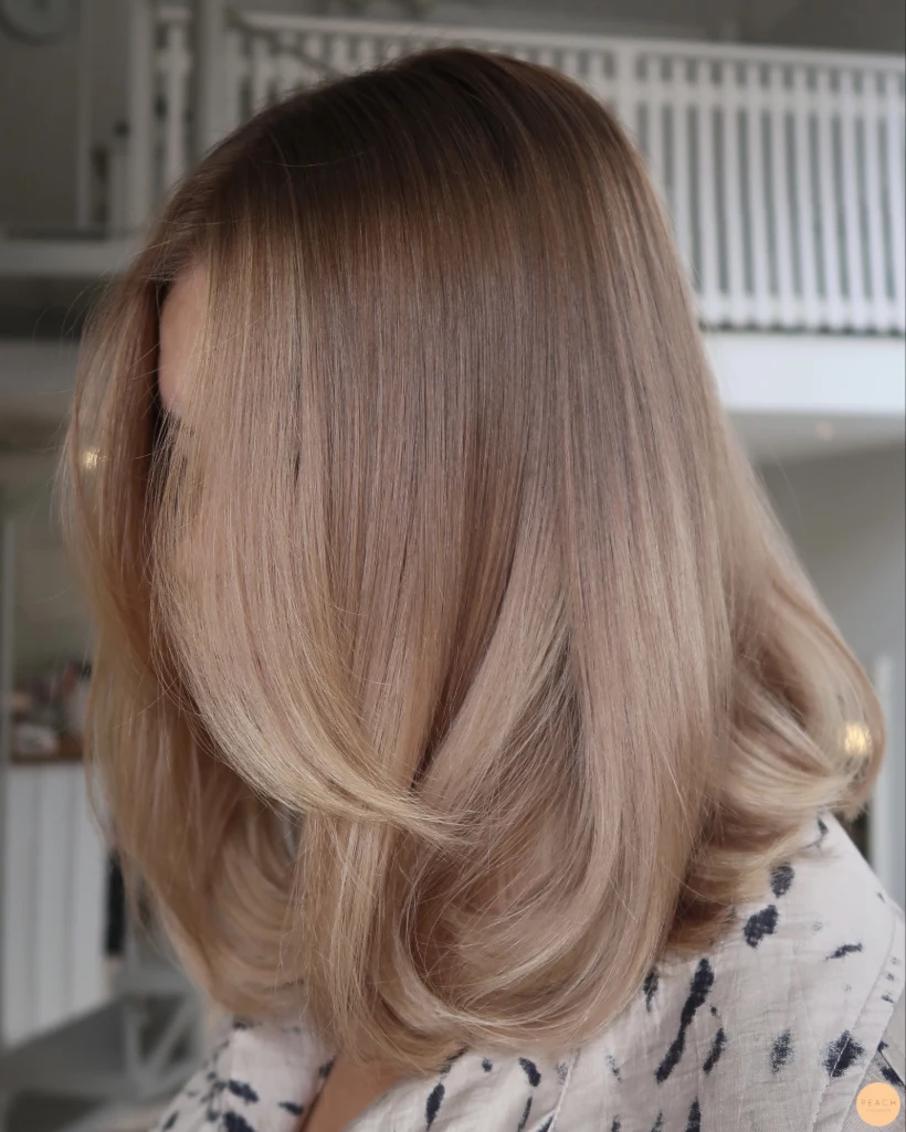 Varm ljusbrun hårfärg med Hairtalk förtjockning