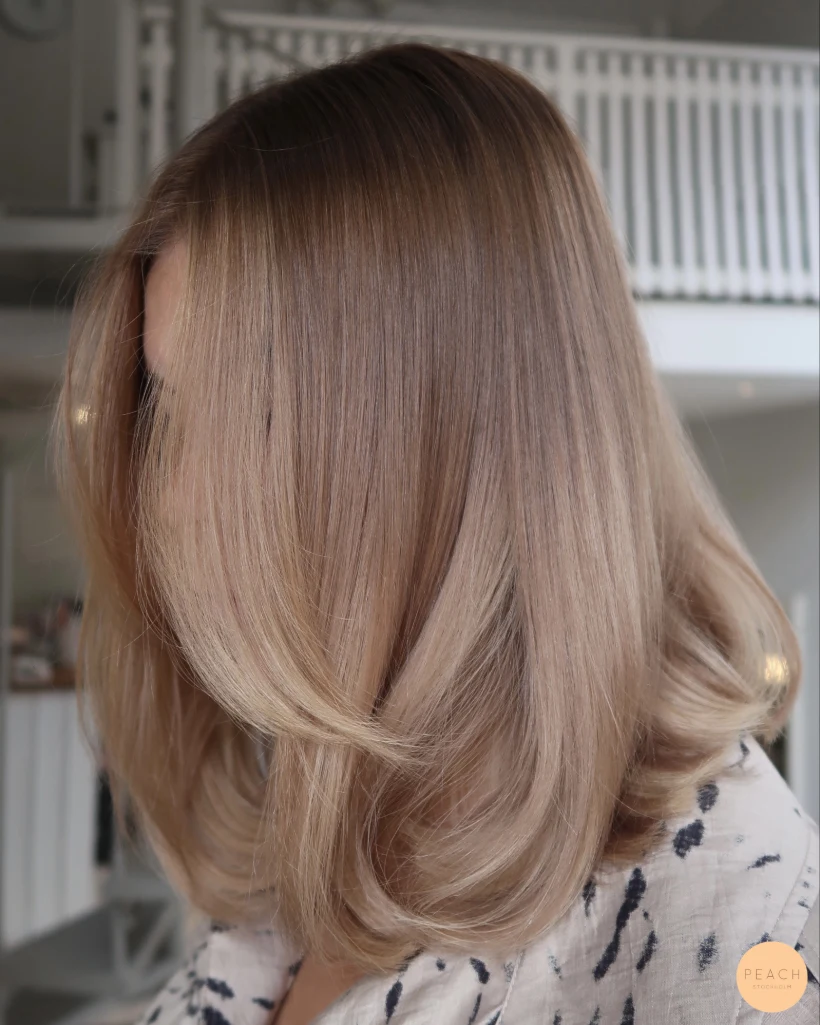 Varm ljusbrun hårfärg med Hairtalk förtjockning