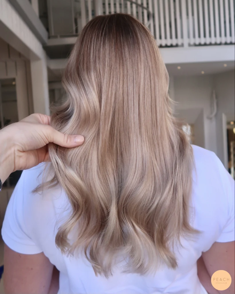 Blond balayage – salongsresultat av Jonathan Hultman, 26 september 2021