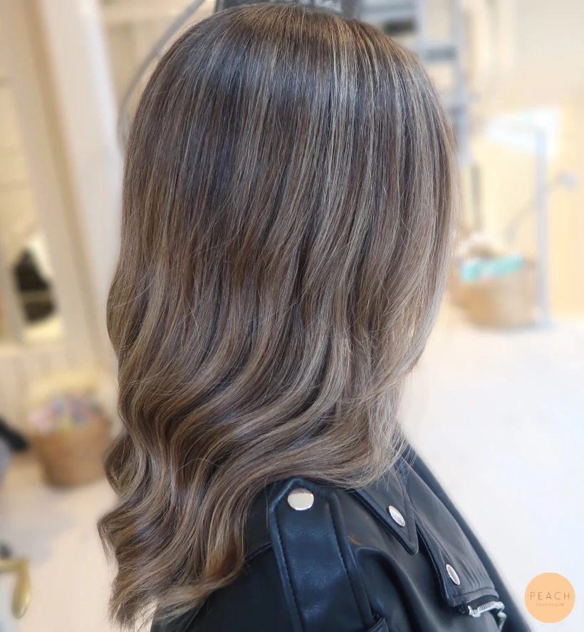 Bronde balayage med ljusa slingor