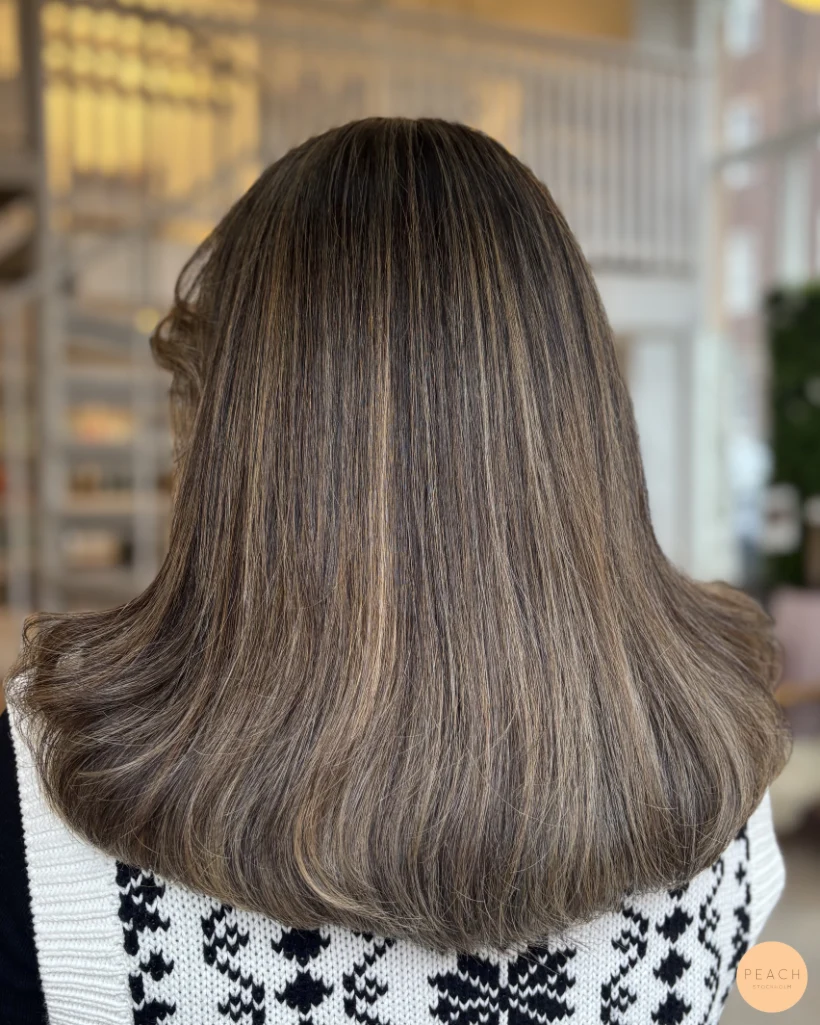 Varm brun balayage – salongsresultat av Marie Erks, 15 april 2026
