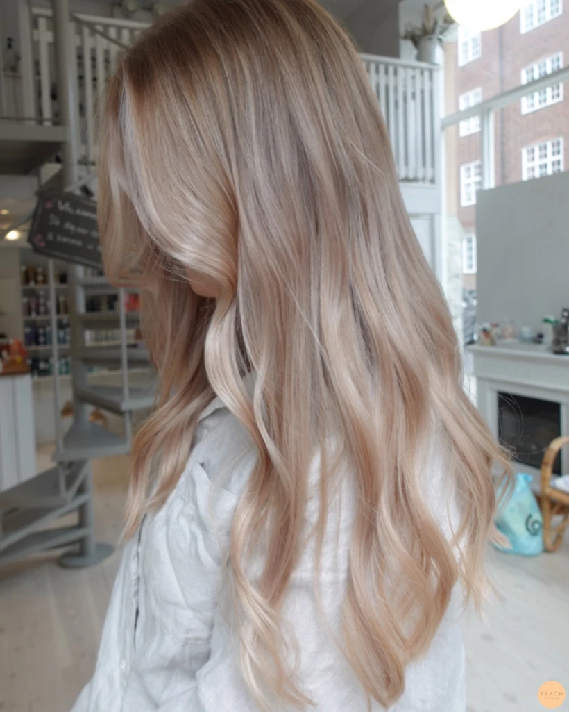 Klar blond hårfärg