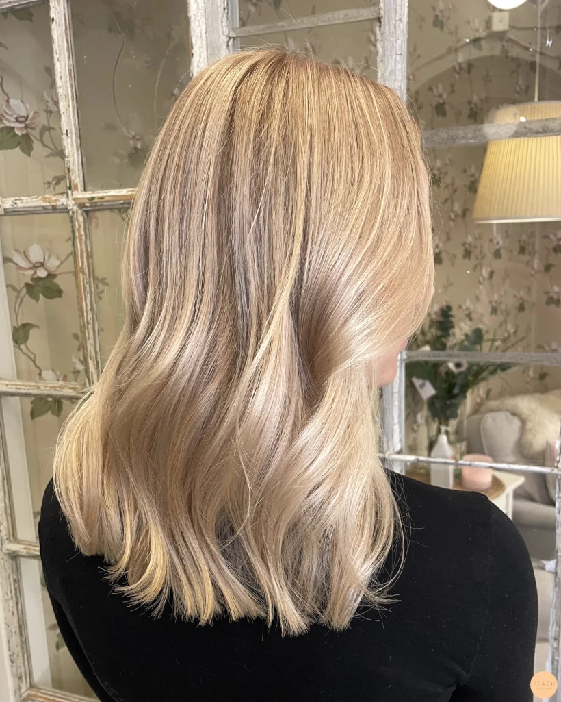 Champagne blonde hårfärg