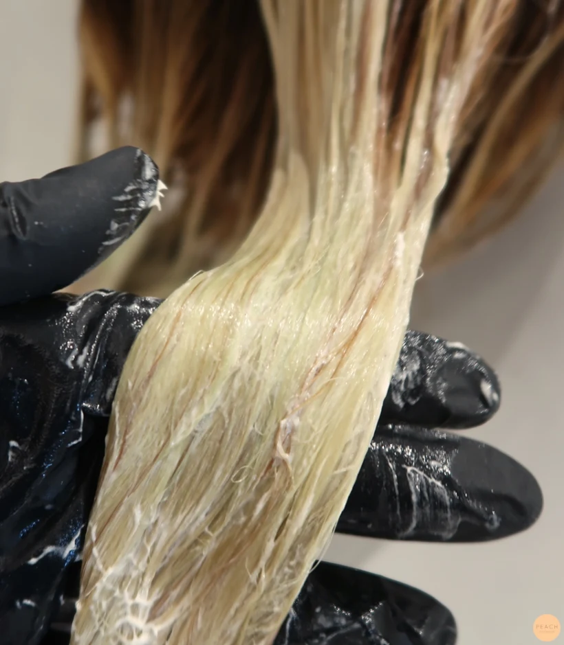 Blonda slingor Revlon färgbomb fix