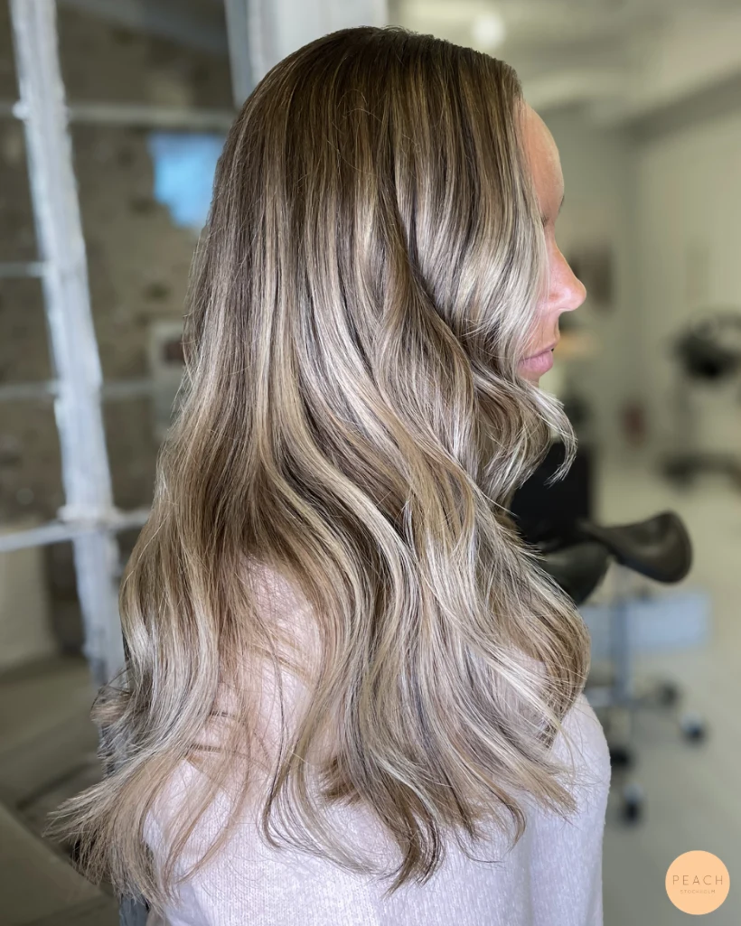 ✨🫶🏼 Crisp blonde hair with lowlights