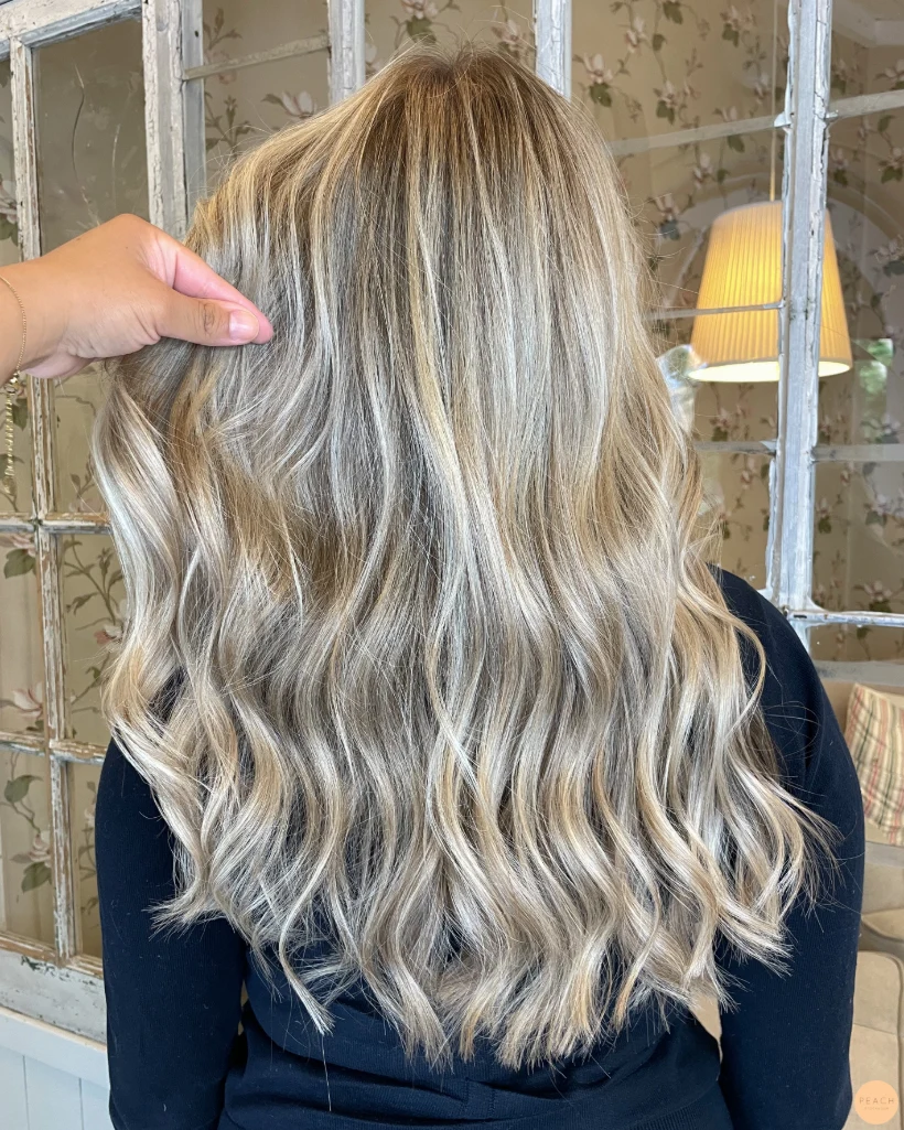 Kall beige blond hårfärg
