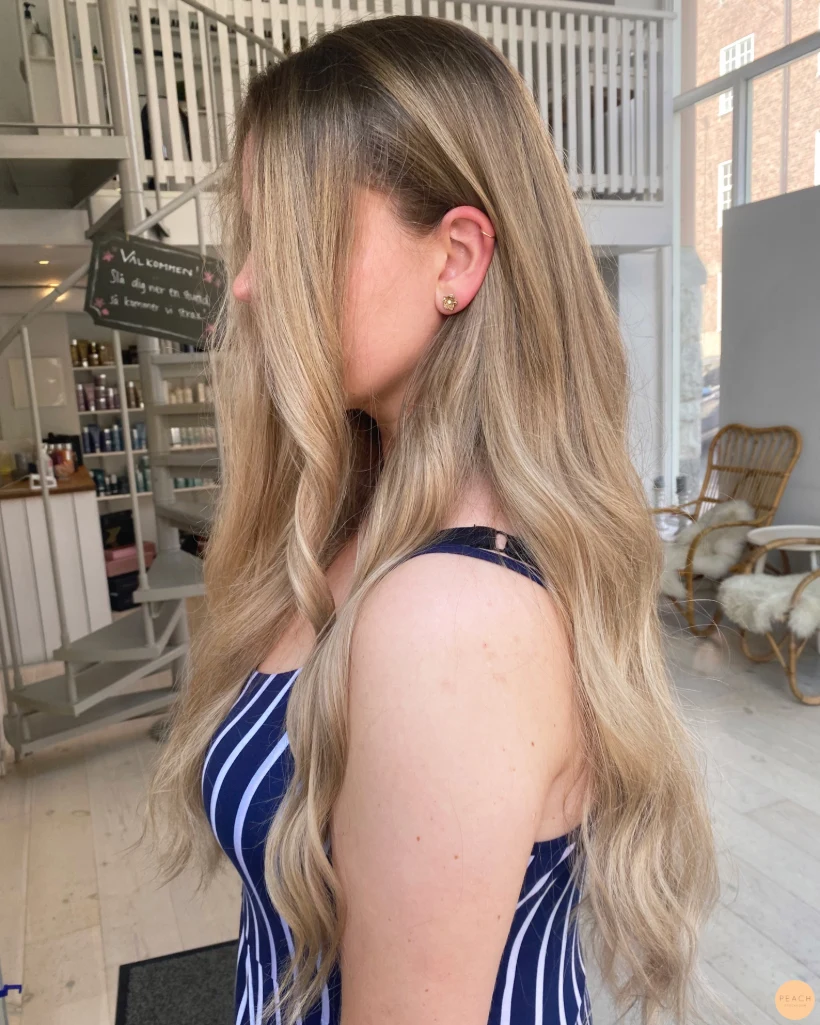Blond balayage långt hår