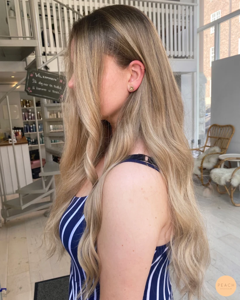 Blond balayage långt hår