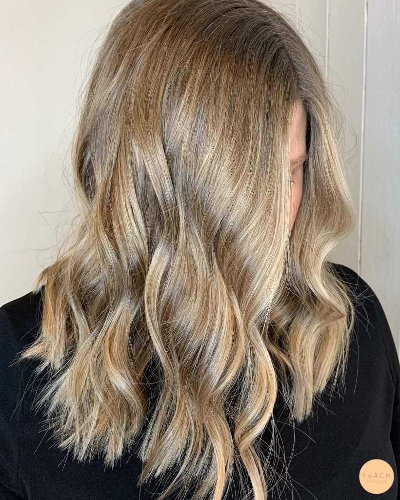Naturlig balayage, beige blond hårfärg