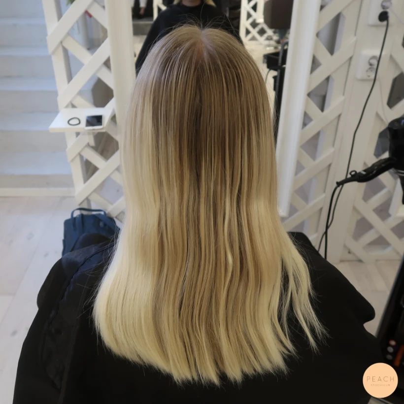 Kall blond med röda toner
