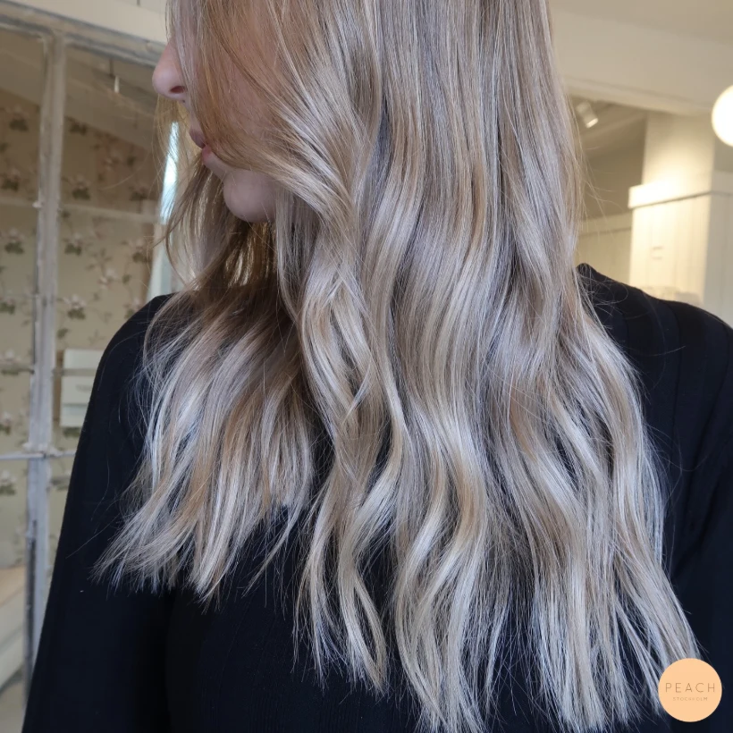 Naturlig beige blond balayage