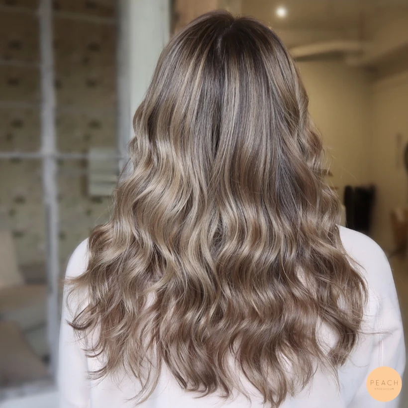 Bronde hårfärg med ljusa slingor – inspiration 12 oktober 2020