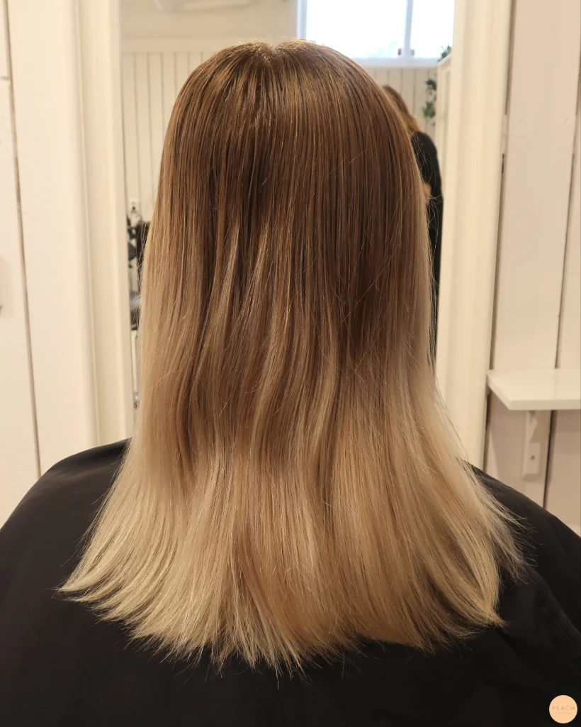Varm ljusbrun hårfärg med Hairtalk förtjockning