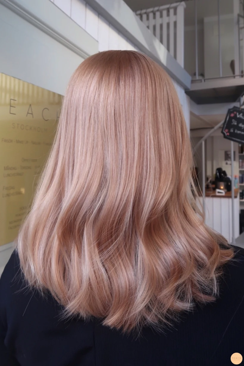 Strawberry blonde hårfärg