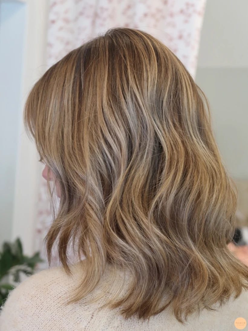 Ljusa och mörka slingor balayage