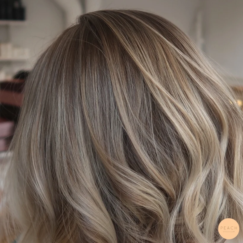 Balayage blonde lob