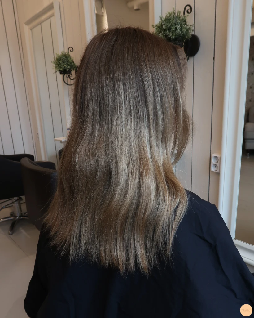 Balayageslingor och en beige nyansering 🌟