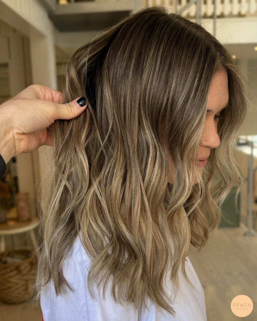 Höst blond med ljusa slingor
