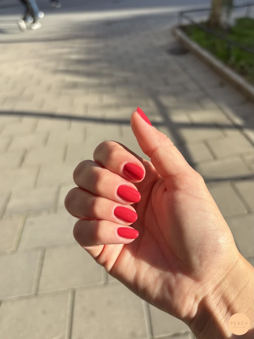 Röda naglar gelpolish & förstärkning