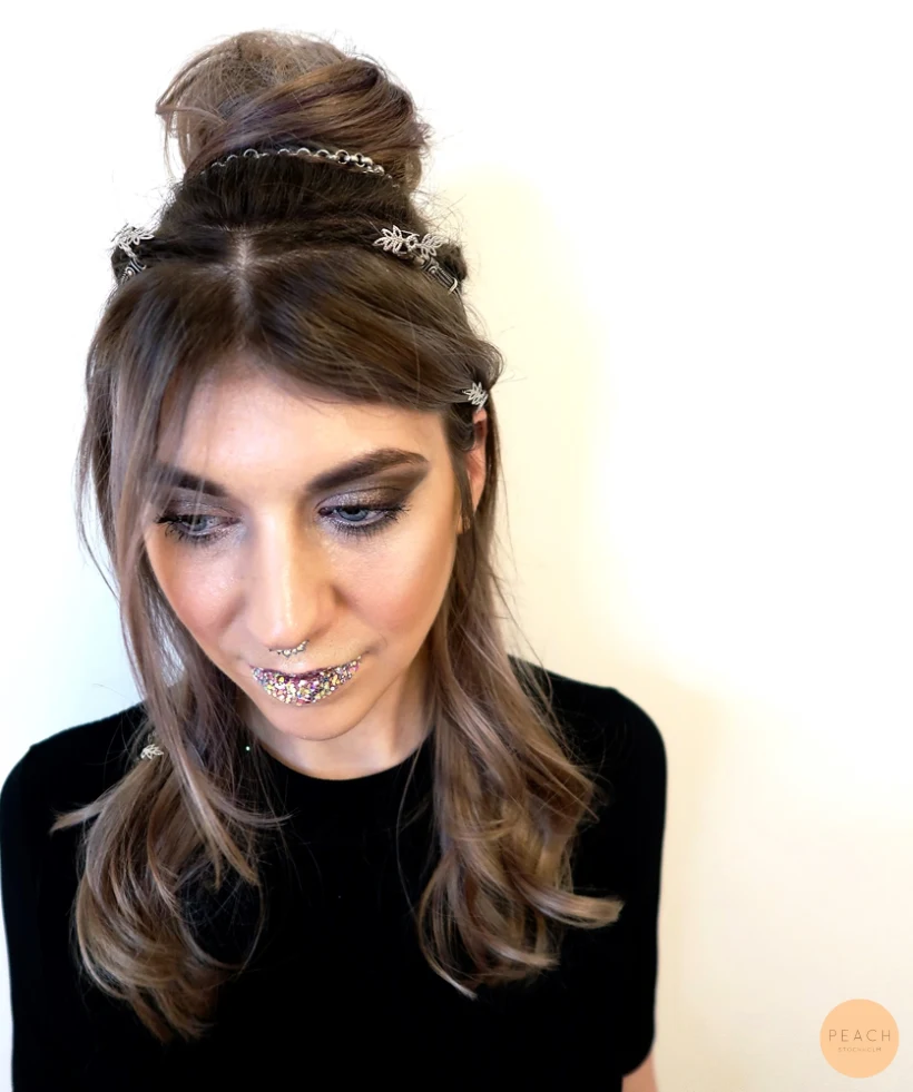 Half-up hair with bun and braids and everything 😍 (Halvuppsatt ball frisyr)