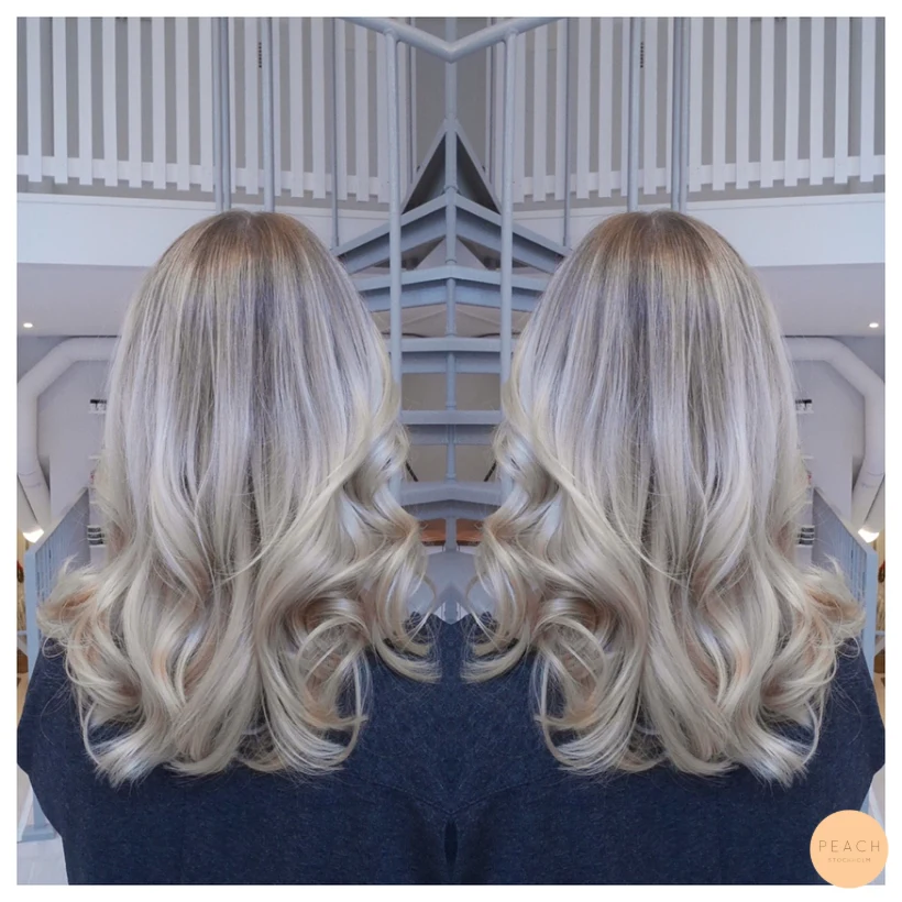 Ice blonde med mjuk gråhårsövergång