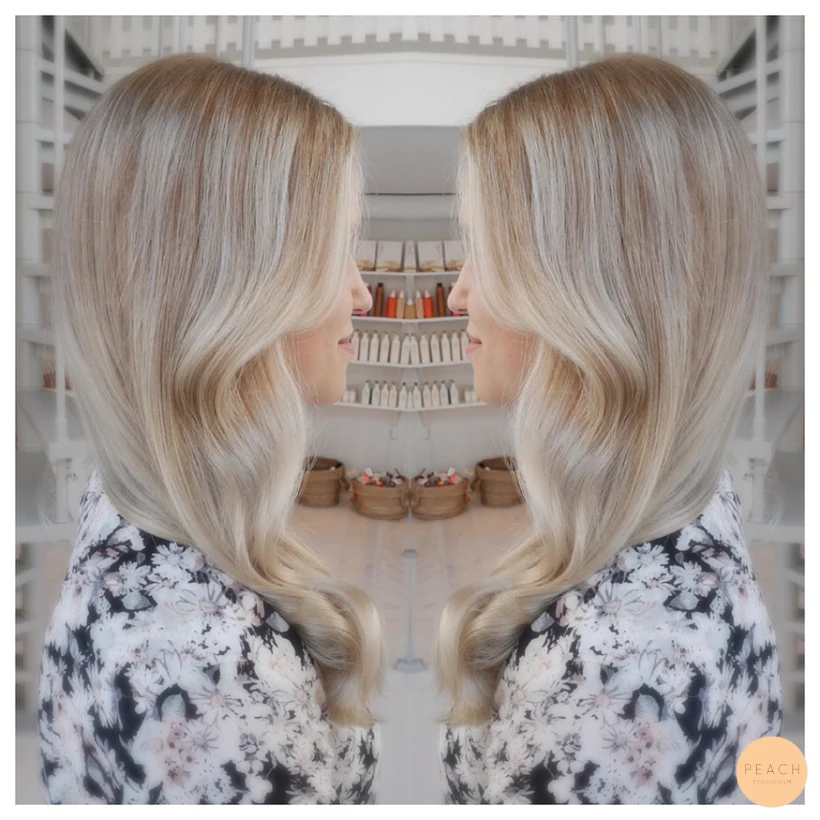 Ljus ecaille med lowlights och mjuk botten