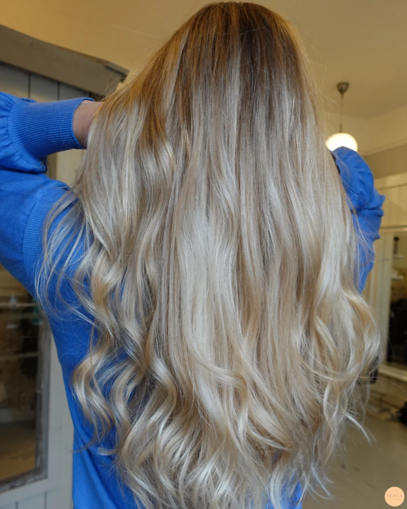 Blond balayage technique