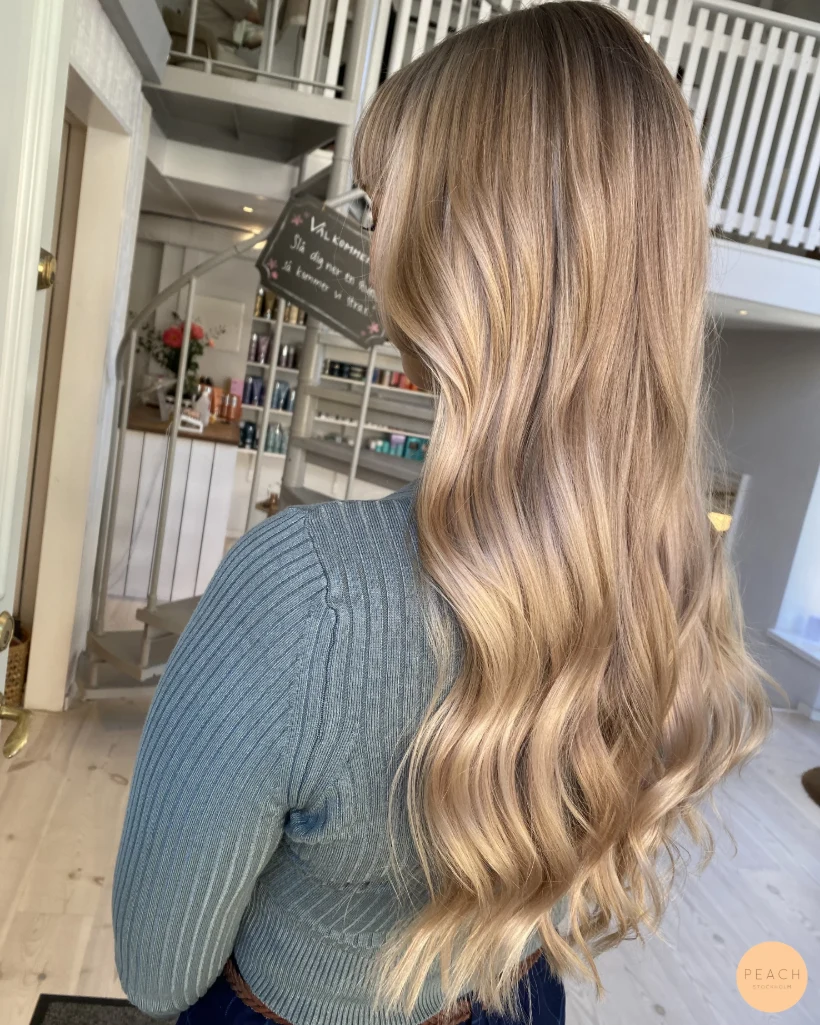 Lyxig blond med ljusa slingor