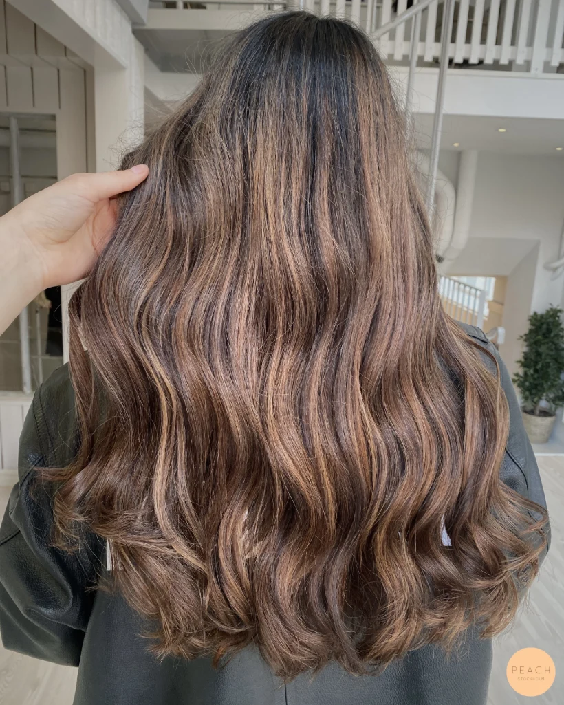 Brown balayage med ljusa slingor