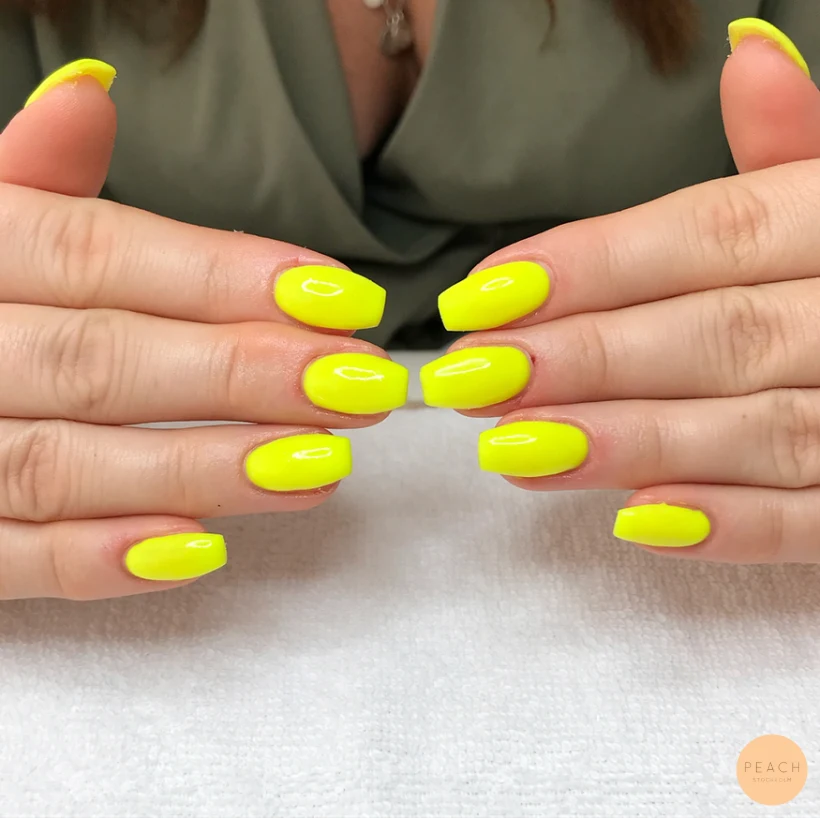 Neon gula naglar
