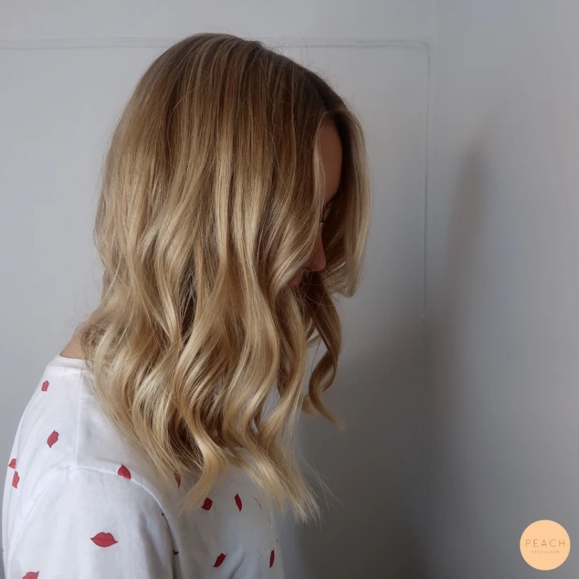 Balayage stockholm med ljusa slingor